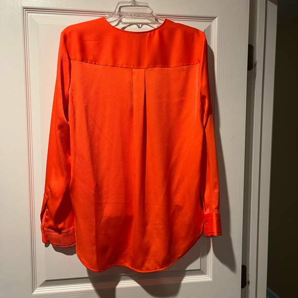 DKNY HIGH LOW FAUX WRAP BLOUSE SIZE MEDIUM IN ORANGE NWT! - Picture 4 of 4